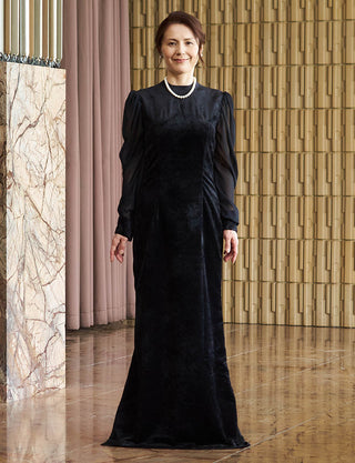 結婚式母親ドレス ブラック|国産ベロア・シフォン袖付き・マーメイドライン・ロング丈・秋冬向けマザードレス