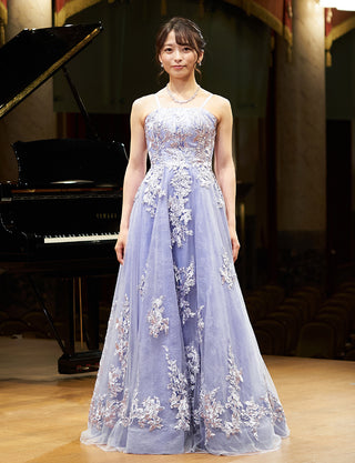 TWEED DRESS(ツイードドレス)のラベンダーグレーロングドレス・チュール|TN2024-LVGYの全身正面ストラップ着用画像です。