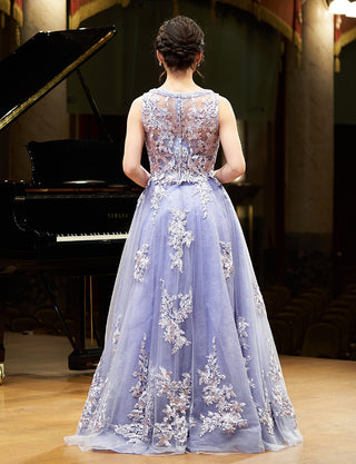 TWEED DRESS(ツイードドレス)のラベンダーグレーロングドレス・チュール|TN2024-LVGYの全身背面ボレロ着用画像です。