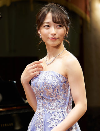 TWEED DRESS(ツイードドレス)のラベンダーグレーロングドレス・チュール|TN2024-LVGYの上半身斜め画像です。