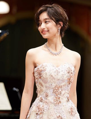 TWEED DRESS(ツイードドレス)のシャンパンベージュロングドレス・チュール|TW1901-CBEGの上半身正面着用画像です。