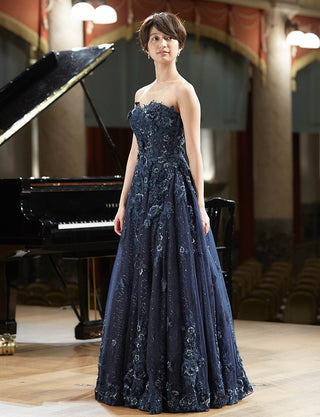 TWEED DRESS(ツイードドレス)のダークネイビーロングドレス・チュール|TW1901-DNYの全身斜め画像です。