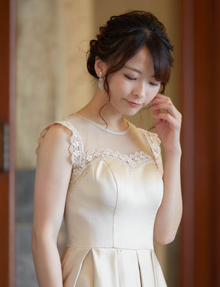 TWEED DRESS(ツイードドレス)のゴールドベージュロングドレス・サテン|TW1908-GBEGの上半身斜め画像です。