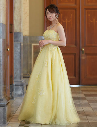 TWEED DRESS(ツイードドレス)のレモンイエローロングドレス・チュール|TW1911-LYWの全身斜め画像です。