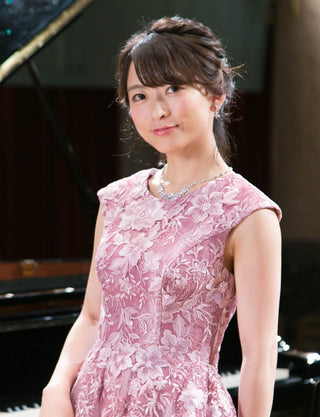 TWEED DRESS(ツイードドレス)のスモーキーピンクロングドレス・チュール|TW1941-SYPKの上半身斜め画像です。