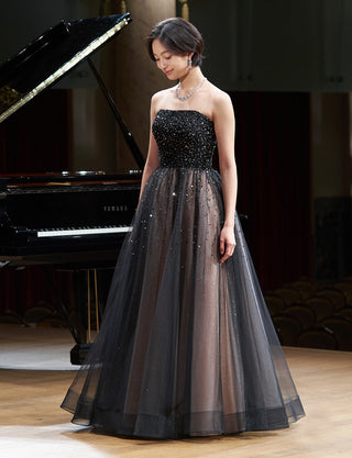 TWEED DRESS(ツイードドレス)のピンクベージュロングドレス・チュール|TN2030-PKBEの全身斜め画像です。