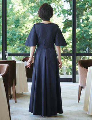 背中ファスナー仕様のマザーズドレス ダークネイビー｜結婚式 正礼装・タフタ生地・親族母親向けロングドレス