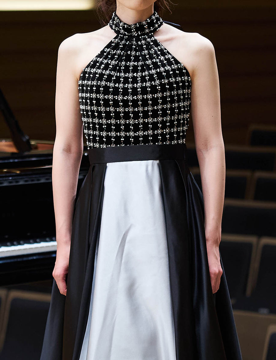 ブラック×シルバー ロングドレス ホルターネック サテン 演奏会