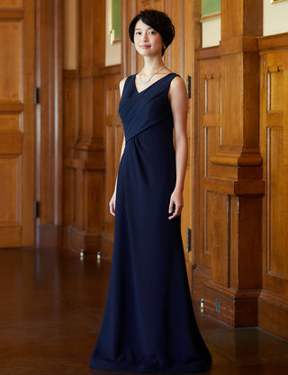 TWEED DRESS(ツイードドレス)のダークネイビーロングドレス・クレープ素材 ｜T-1509-DNYの全身斜め画像です。