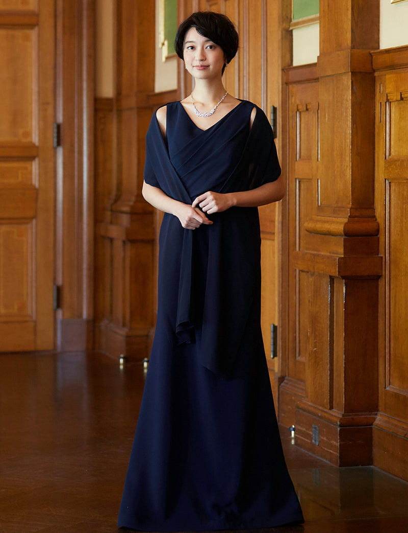 TWEED DRESS(ツイードドレス)のダークネイビーロングドレス・クレープ素材 ｜T-1509-DNYの全身正面ストール着用画像です。