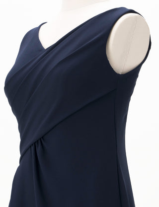 TWEED DRESS(ツイードドレス)のダークネイビーロングドレス・クレープ素材 ｜T-1509-DNYのトルソー上半身斜め画像です。