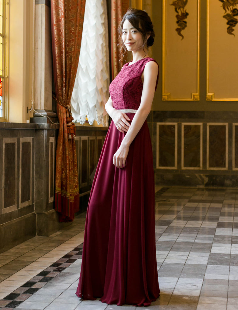 TWEED DRESS(ツイードドレス)のワインレッドロングドレス・シフォン｜T-1511-WRDの全身斜め画像です。