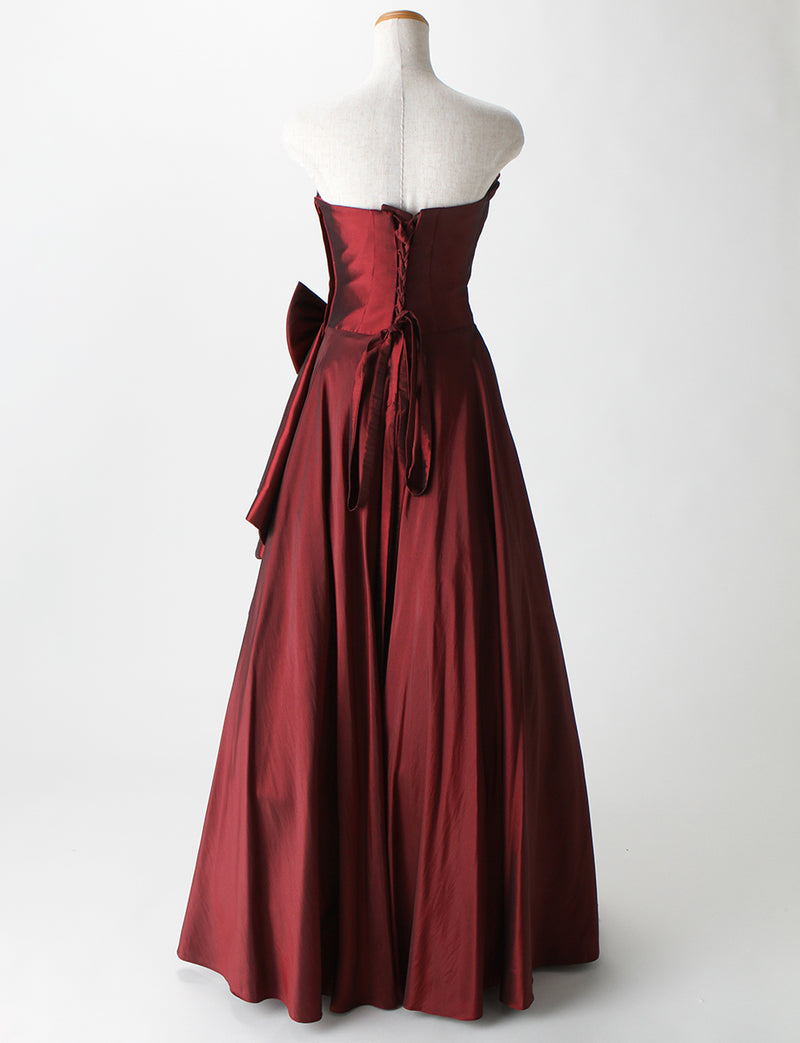 TWEED DRESS(ツイードドレス)のワインレッドロングドレス・タフタ｜TB1701-WRDのトルソー全身背面画像です。