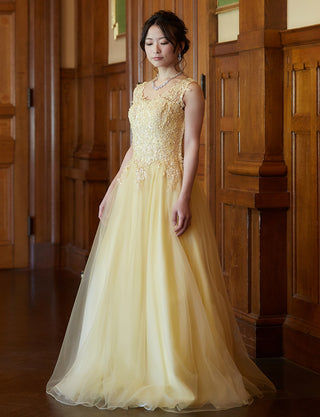 TWEED DRESS(ツイードドレス)のレモンイエローロングドレス・チュール｜TB1719-LYWの全身斜め画像です。