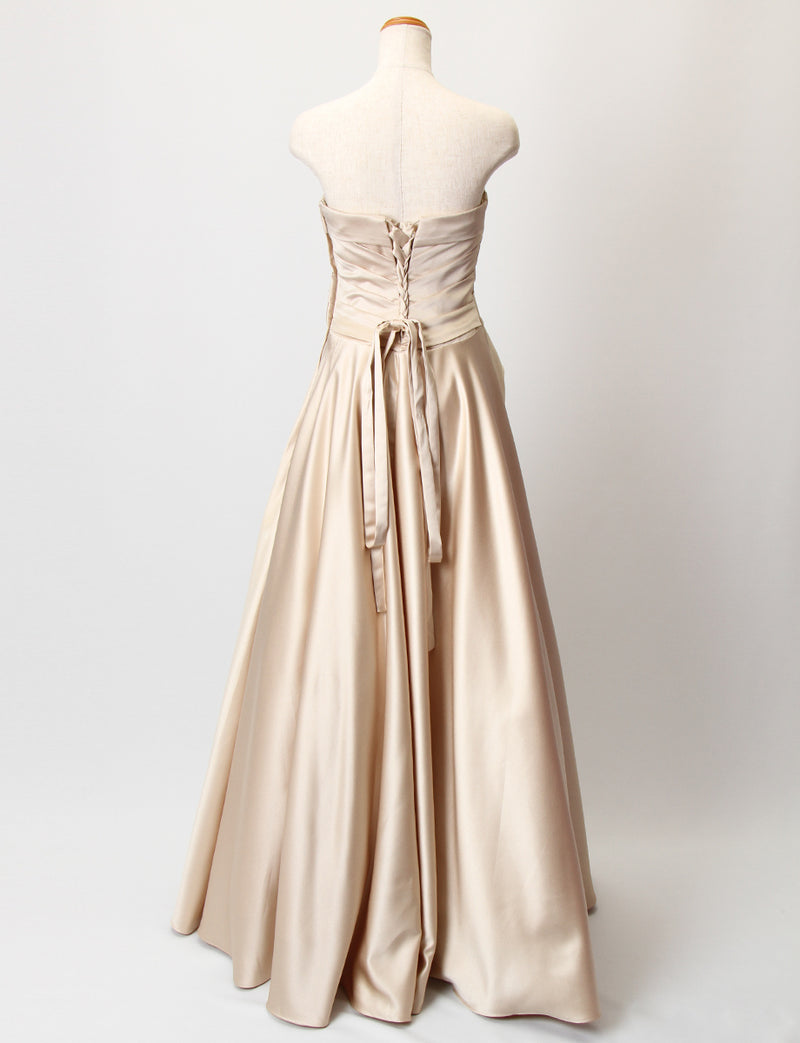 TWEED DRESS(ツイードドレス)のシャンパンゴールドロングドレス・サテン｜TB1730-CGDのトルソー全身背面画像です。