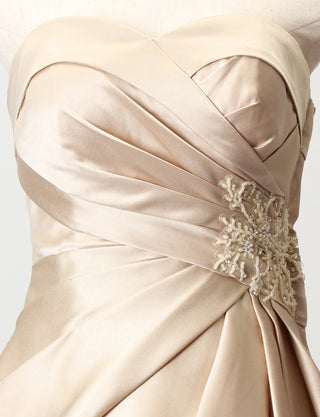 TWEED DRESS(ツイードドレス)のシャンパンゴールドロングドレス・サテン｜TB1730-CGDのトルソー上半身正面画像です。