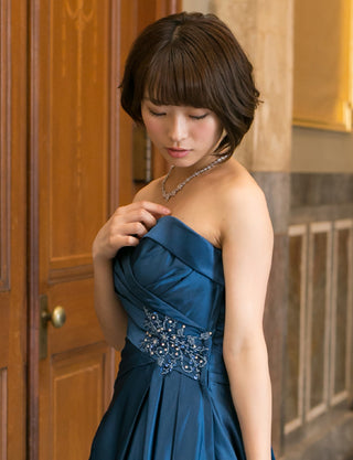 TWEED DRESS(ツイードドレス)のミッドナイトブルーロングドレス・サテン｜TB1730-CGDの上半身斜め画像です。