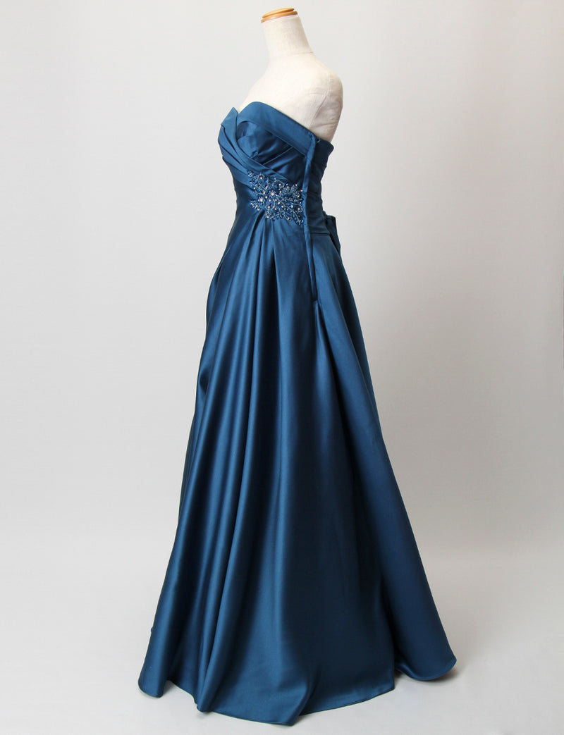 TWEED DRESS(ツイードドレス)のミッドナイトブルーロングドレス・サテン｜TB1730-CGDのトルソー全身斜め画像です。