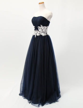 TWEED DRESS(ツイードドレス)のダークネイビーロングドレス・チュール｜TB1751-DNYのトルソー全身斜め画像です。