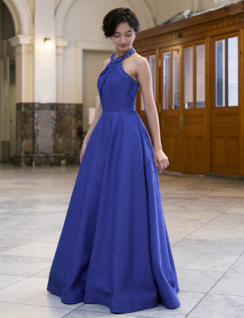 TWEED DRESS(ツイードドレス)のロイヤルブルーロングドレス・ジャガード｜TB1747-RBLの全身斜め画像です。