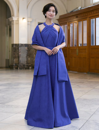 TWEED DRESS(ツイードドレス)のロイヤルブルーロングドレス・ジャガード｜TB1747-RBLの全身正面ストール着用画像です。