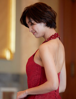 TWEED DRESS(ツイードドレス)のワインレッドロングドレス・ジャガード｜TB1747-WRDの上半身背面画像です。