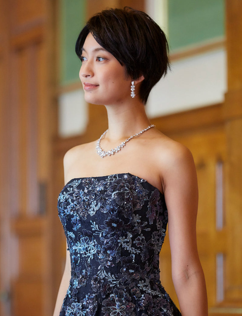 TWEED DRESS(ツイードドレス)のダークネイビーロングドレス・チュール｜TB1763-1-DNYの上半身斜め画像です。