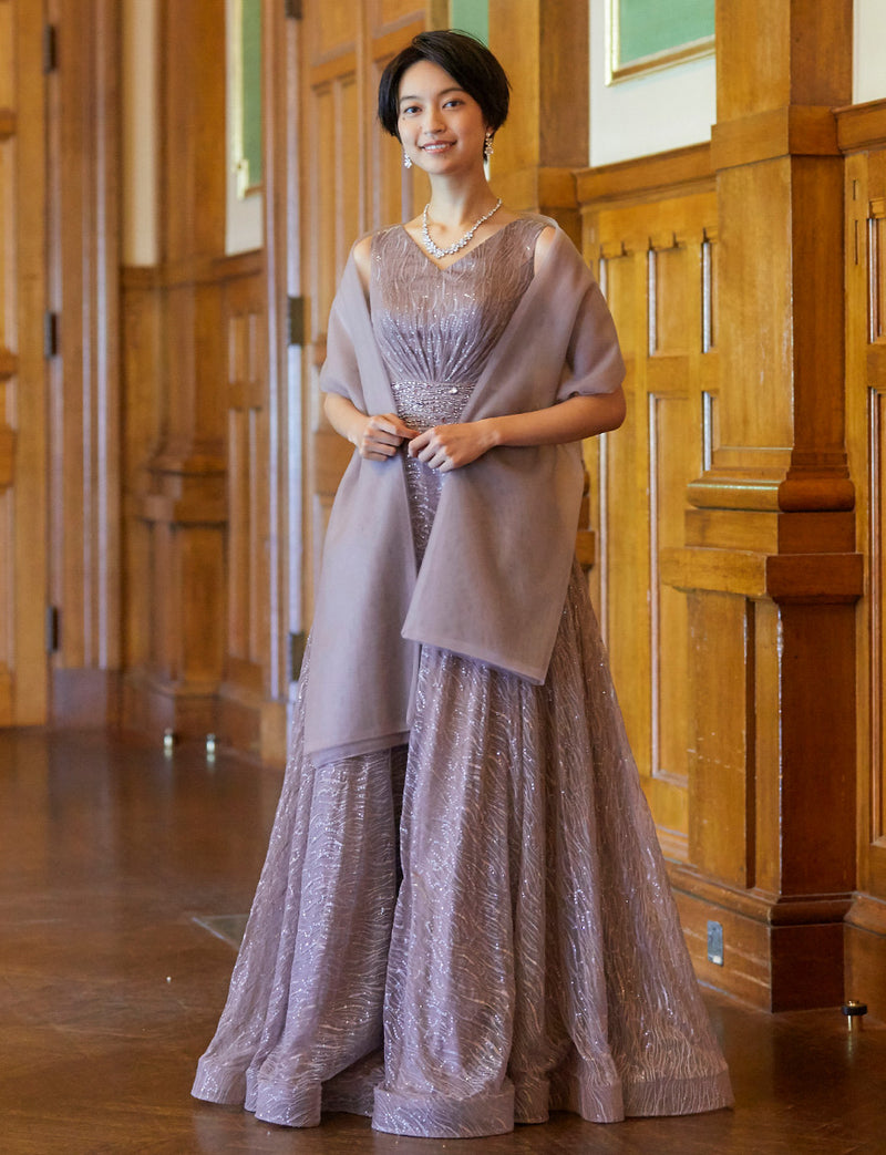 TWEED DRESS(ツイードドレス)のグレーベージュロングドレス・チュール｜TB1764-1-GBEの全身正面ストール着用画像です。