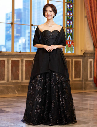TWEED DRESS(ツイードドレス)のブラックロングドレス・チュール｜TB1784-1-BKの全身正面ストール着用画像です。