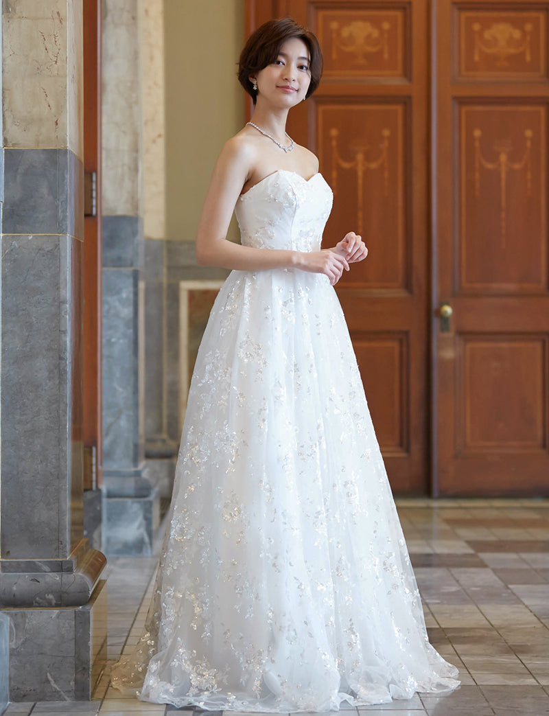 TWEED DRESS(ツイードドレス)のホワイトロングドレス・チュール｜TB1784-1-WTの全身斜め画像です。