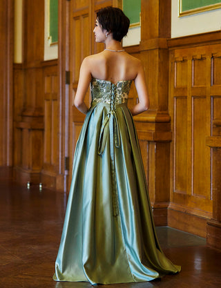 TWEED DRESS(ツイードドレス)のオリーブグリーンロングドレス・サテン｜TB1786-1-OVGNの全身背面画像です。