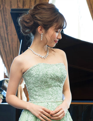TWEED DRESS(ツイードドレス)のアイシーミントロングドレス・チュール｜TD1802-IMTの上半身斜め画像です。