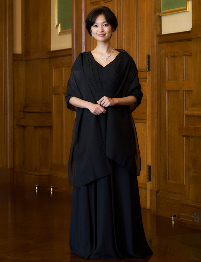 TWEED DRESS(ツイードドレス)のブラックロングドレス・シフォン｜TD1810-BKの全身正面ストール着用画像です。
