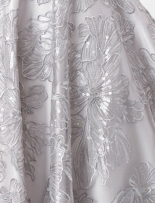 TWEED DRESS(ツイードドレス)のシルバーグレーロングドレス・チュール｜TD1811-SGYのトルソー生地装飾拡大画像です。
