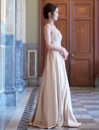 TWEED DRESS(ツイードドレス)のシャンパンゴールドロングドレス・サテン｜TD1812-CGDの全身側面画像です。