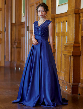 TWEED DRESS(ツイードドレス)のロイヤルブルーロングドレス・サテン｜TD1812-RBLの全身斜め画像です。