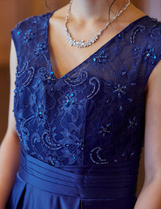 TWEED DRESS(ツイードドレス)のロイヤルブルーロングドレス・サテン｜TD1812-RBLの上半身装飾拡大画像です。