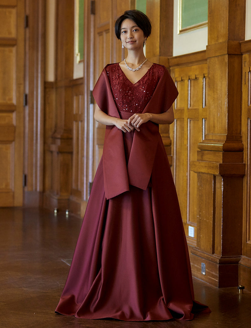 TWEED DRESS(ツイードドレス)のワインレッドロングドレス・サテン｜TD1812-WRDの全身正面ストール着用画像です。