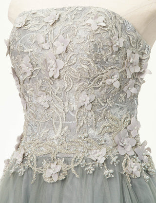TWEED DRESS(ツイードドレス)のペールグレーロングドレス・チュール｜TD1813-PGYのトルソー上半身斜め画像です。
