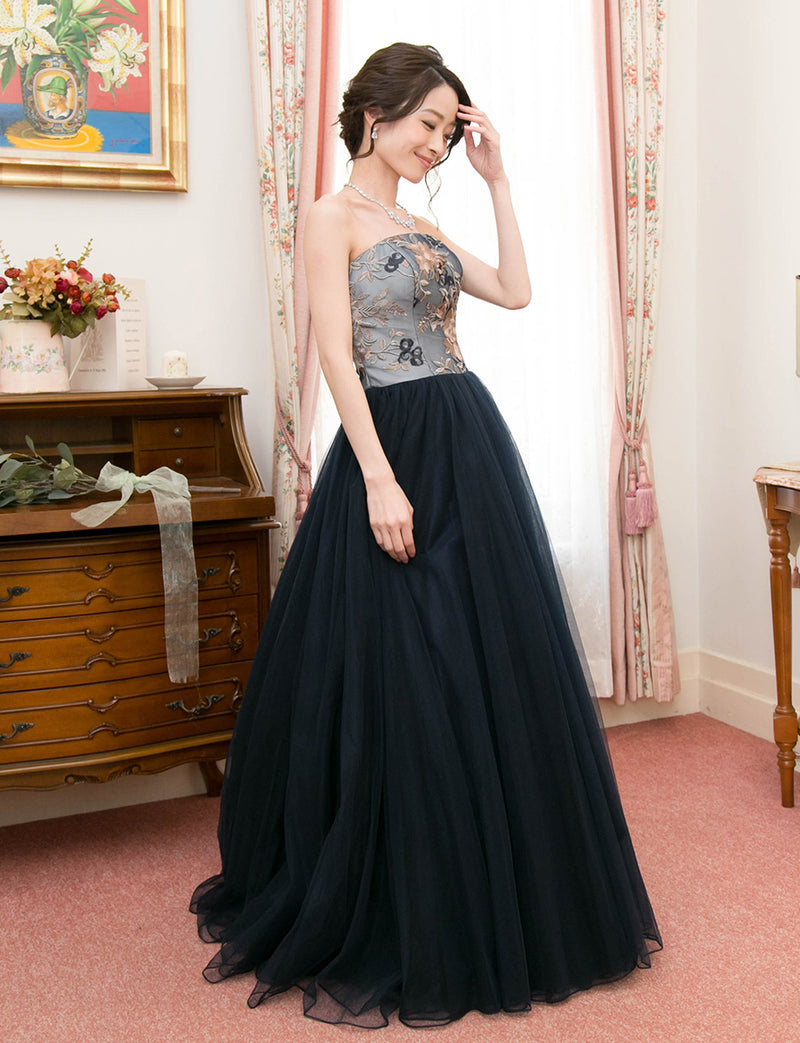 TWEED DRESS(ツイードドレス)のダークネイビーロングドレス・チュール｜TD1819-1-DNYの全身斜め画像です。