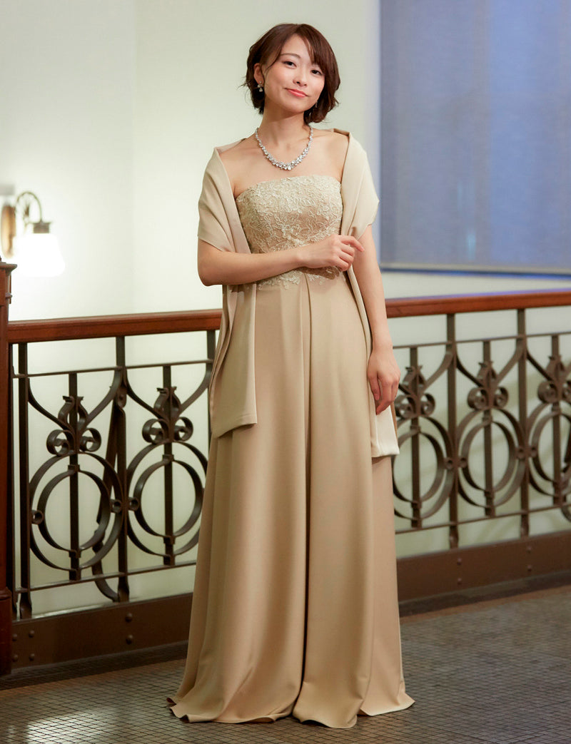 TWEED DRESS(ツイードドレス)のシャンパンゴールドロングドレス・サテン｜TD1830-CGDの全身正面ストール着用画像です。