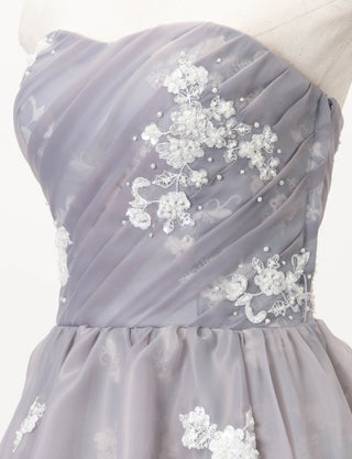 TWEED DRESS(ツイードドレス)のペールグレーロングドレス・オーガンジー｜TD1833-PGYのトルソー上半身斜め画像です。