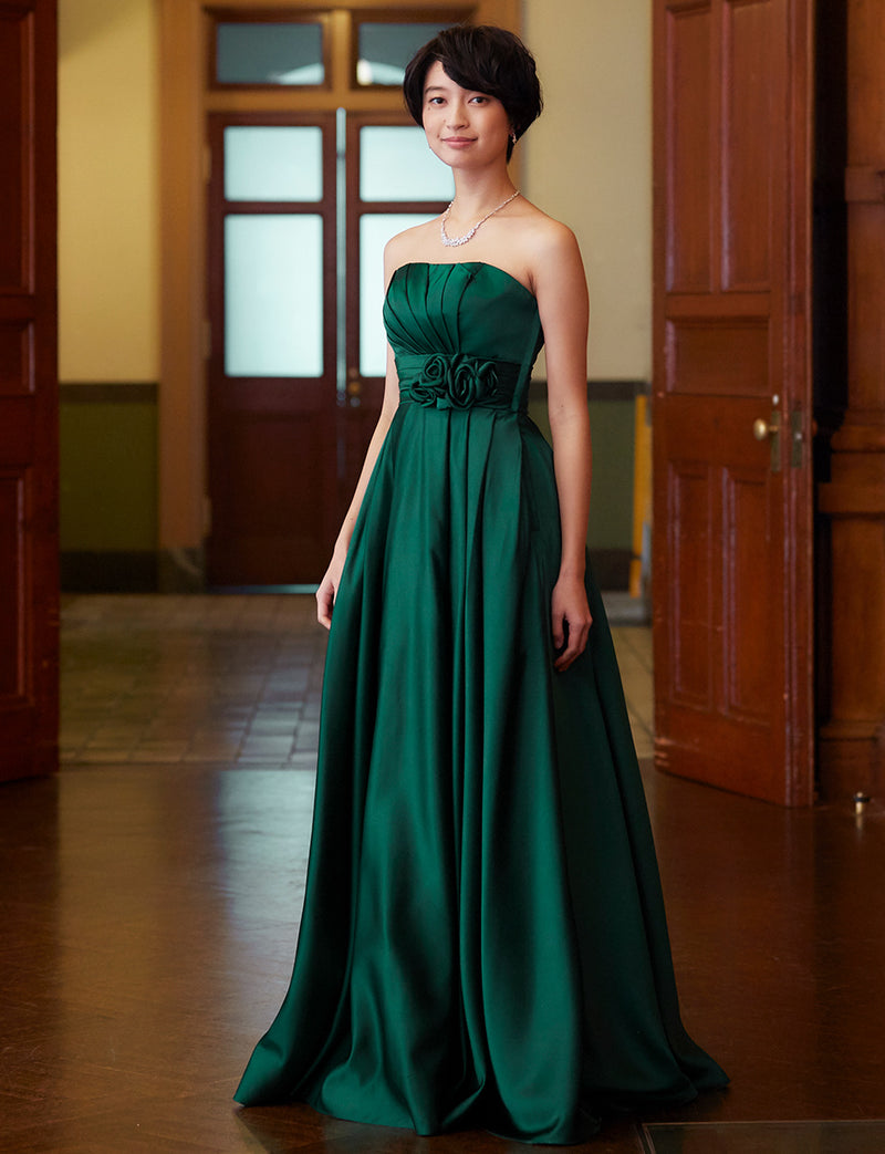TWEED DRESS(ツイードドレス)のボトルグリーンロングドレス・サテン ｜TH1407-1-BGNの全身斜め画像です。