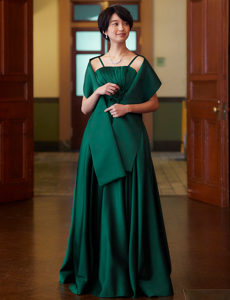 TWEED DRESS(ツイードドレス)のボトルグリーンロングドレス・サテン ｜TH1407-1-BGNの全身正面ストール着用画像です。