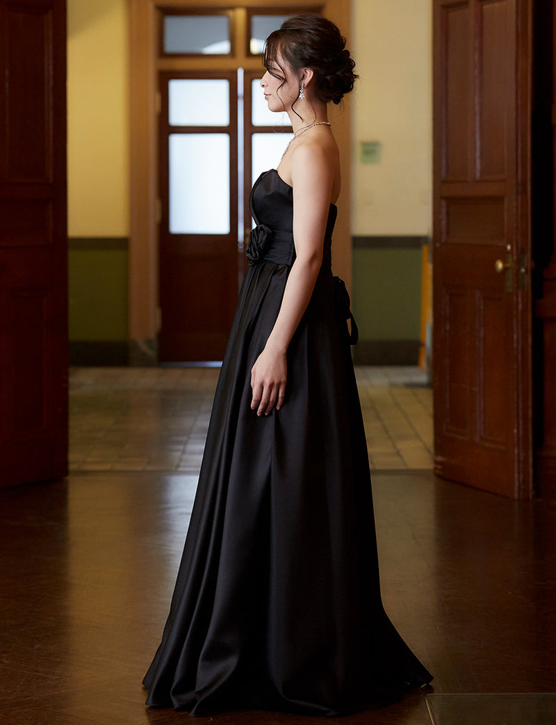 TWEED DRESS(ツイードドレス)のブラックロングドレス・サテン ｜TH1407-1-BKの全身側面画像です。
