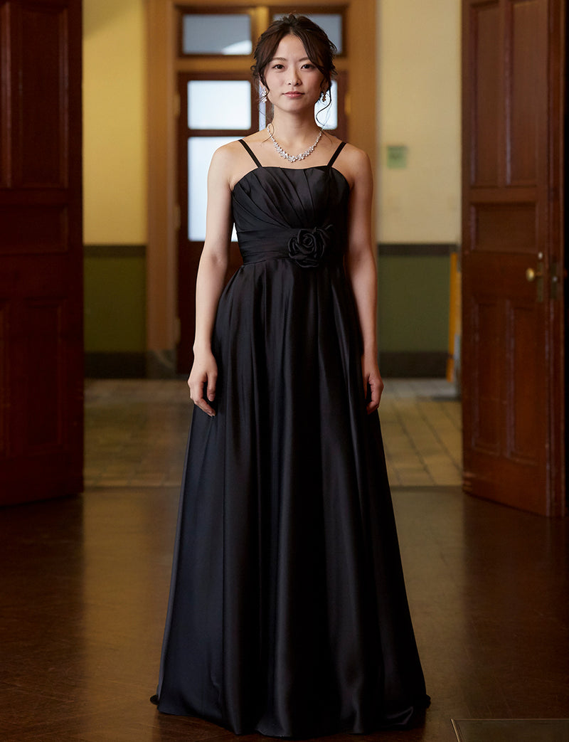 TWEED DRESS(ツイードドレス)のブラックロングドレス・サテン ｜TH1407-1-BKの全身正面ストラップ着用画像です。