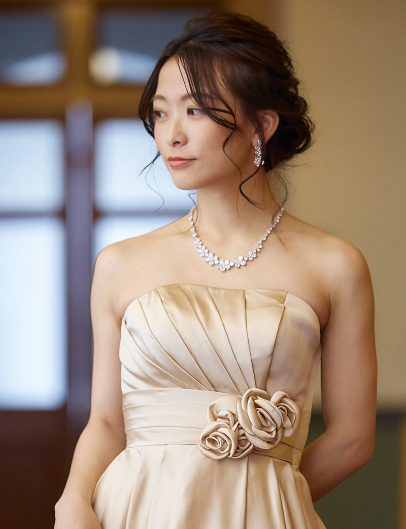 TWEED DRESS(ツイードドレス)のシャンパンゴールドロングドレス・サテン ｜TH1407-1-CGDの上半身正面画像です。