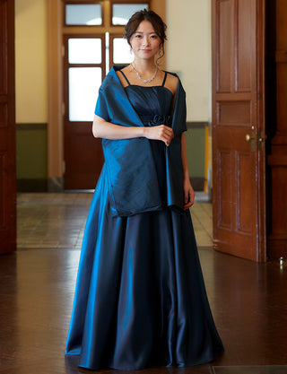 TWEED DRESS(ツイードドレス)のミッドナイトブルーロングドレス・サテン ｜TH1407-1-MBLの全身正面ストール着用画像です。