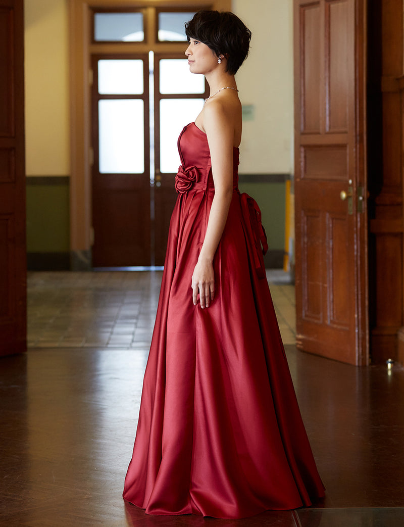 TWEED DRESS(ツイードドレス)のレッドロングドレス・サテン ｜TH1407-1-RDの全身側面画像です。