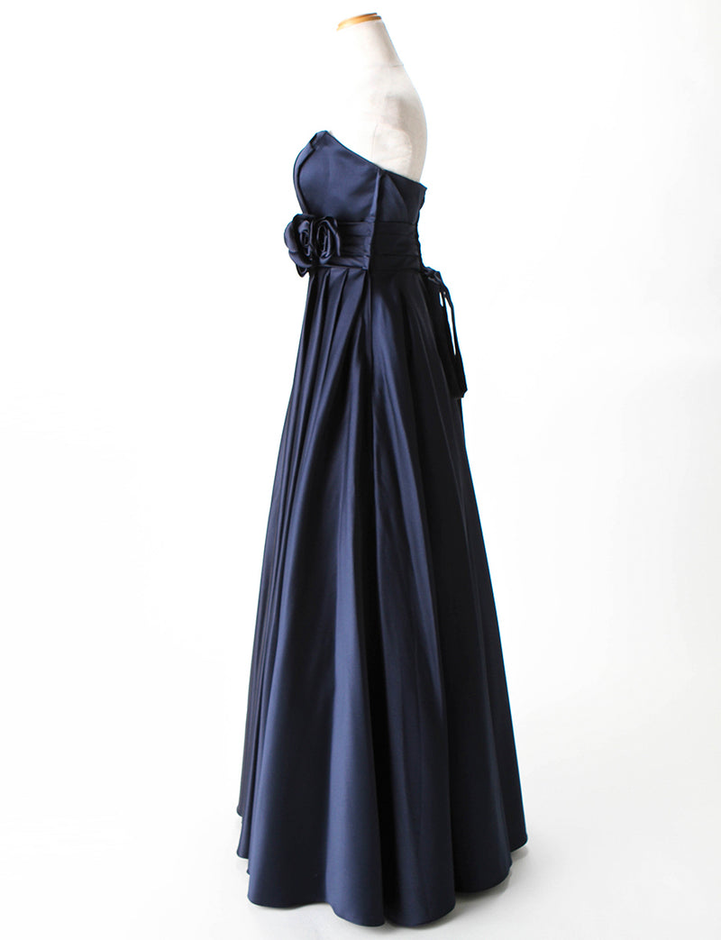 TWEED DRESS(ツイードドレス)のダークネイビーロングドレス・サテン ｜TH1407-DNYのトルソー全身側面画像です。